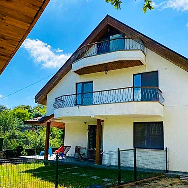 Neşeli Köpek Oteli